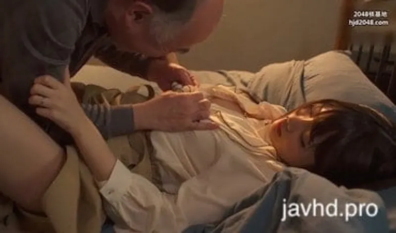 Người chồng đi vắng người vợ bị lão già nhà cạnh bên hiếp suzu harumiya